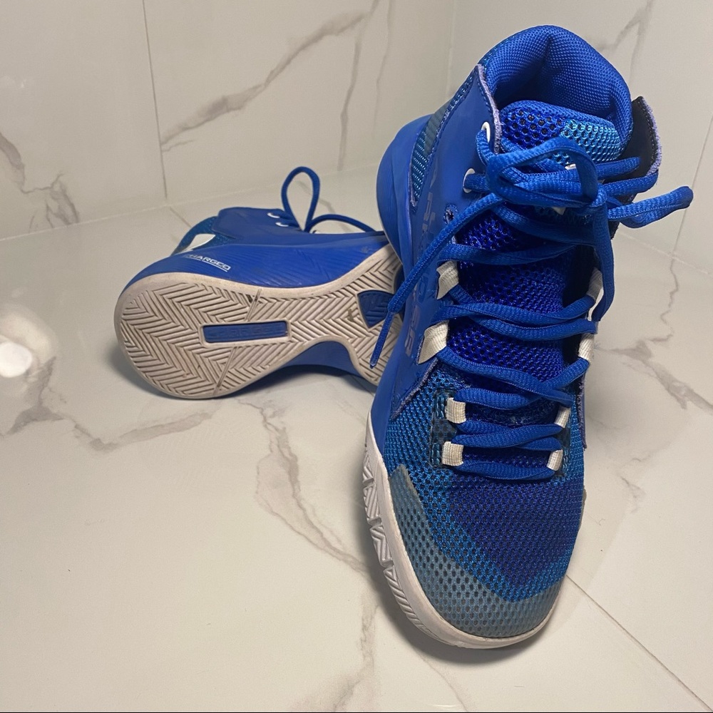 Under Armour Youth (Boys) Running Shoes - Picture 4 of 5